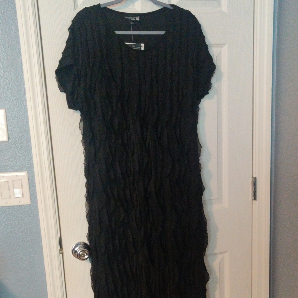 Elegant Black Midi Dress by Ming Wang